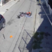 Lanús: hacía piruetas con una moto robada, chocó contra un auto estacionado y murió
