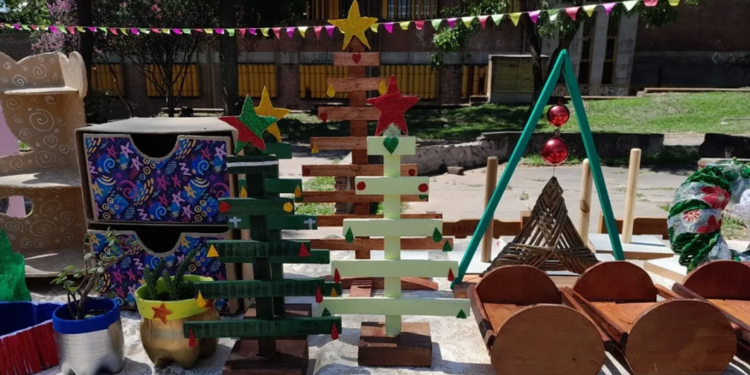 7º exposición de talleres en la Casa del Adolescente