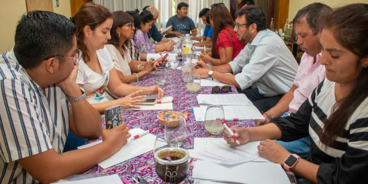Legisladores del Ramal en mesa de trabajo de Derechos Humanos