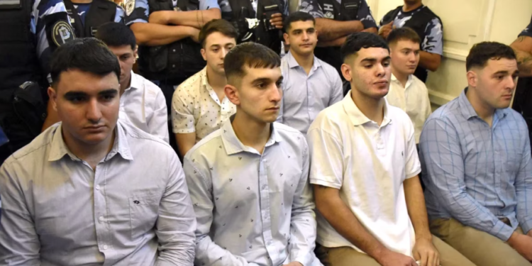 Asesinato de Fernando Báez Sosa: condenaron a cinco de los rugbiers a perpetua y a los otros tres a 15 años de prisión