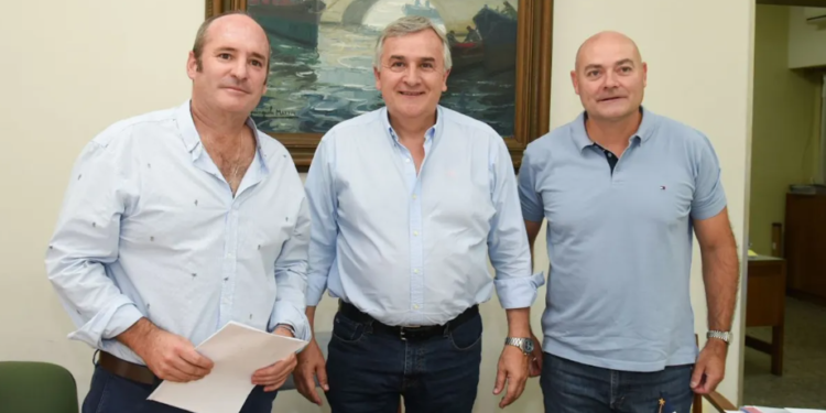 Morales promueve el desarrollo turístico y el cannabis medicinal