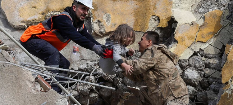 Turquía: la cifra de muertos por el terremoto en Turquía y Siria llegó a 7.300