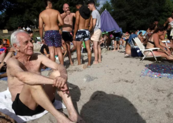 “Abuelo clavadista”. Tiene 79 años y se volvió viral por sus saltos: “Cada año me tiro mejor”, asegura