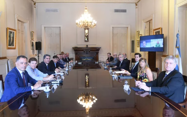 Alberto Fernández inició una ronda de reuniones con gobernadores del PJ para negociar los detalles de la mesa política