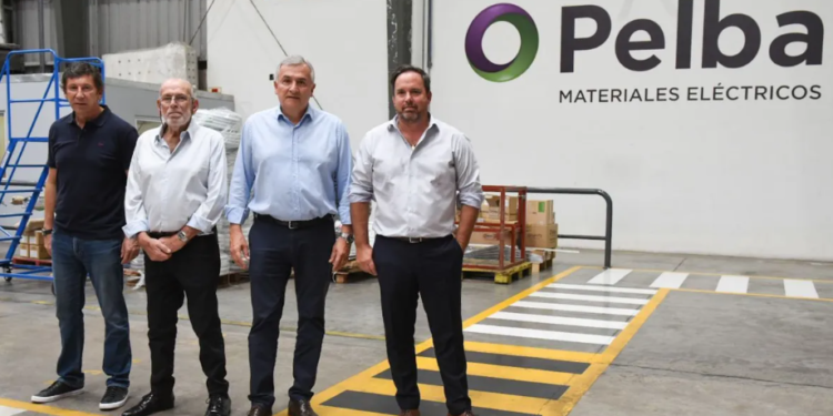 Morales apunta a ganar un mercado de 35.000 millones de dólares con la industria local