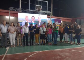 Con un gran respaldo de la dirigencia política de San Pedro, Julio Bravo, presentó su candidatura a Intendente