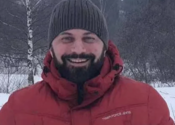 Un científico ruso que ayudó a crear la vacuna Sputnik V fue estrangulado en su departamento en Moscú