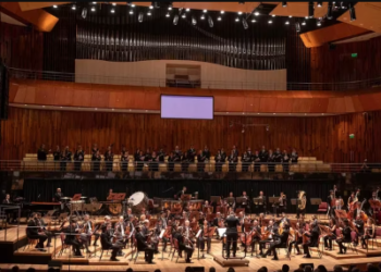 Emoción, ovación y memoria en el estreno del poema sinfónico “Malvinas” en el CCK