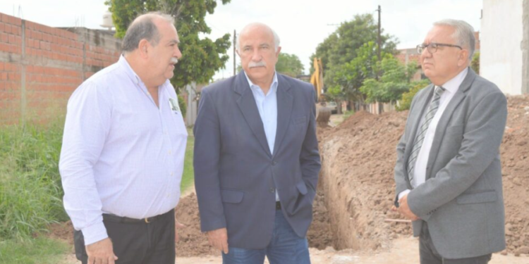 Comenzó la obra para instalar la red de cloaca en Libertad