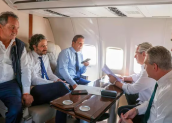 Alberto Fernández, Sergio Massa y Daniel Scioli viajan juntos a Brasil para lograr un acuerdo con Lula que proteja las reservas del BCRA