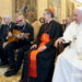 León Gieco cantó “Solo le pido a Dios” en el Vaticano e hizo emocionar al papa Francisco
