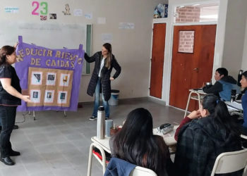 Estudiantes participaron de charla sobre derechos de personas adultas mayores