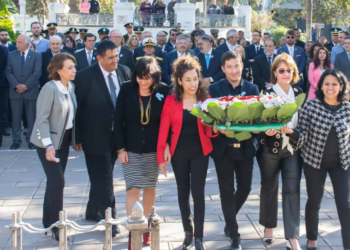 Los Constituyentes realizaron una ofrenda floral en el Día de la Patria