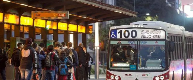 El Ministerio de Trabajo dictó conciliación obligatoria y dejó sin efecto el paro de colectivos de mañana