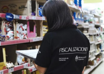 En un nuevo intento por controlar los precios, el Gobierno crea una unidad para monitorear el comercio