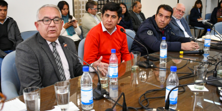 Constituyentes continúan recibiendo aportes de Intendentes y Comisionados Municipales