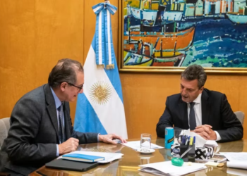 El Gobierno estima que la inflación se ubicó otra vez en torno al 8,5% en mayo y no acelerará la devaluación