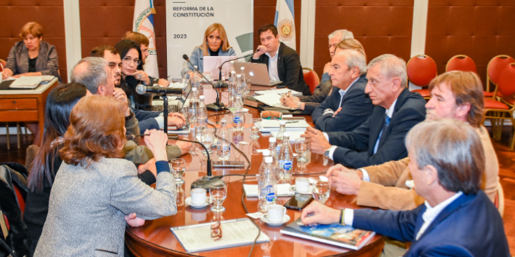 Tras consultas a expertos, Comisión de Sistema Económico y Financiero comienza a trabajar en consensuar y redactar dictamen