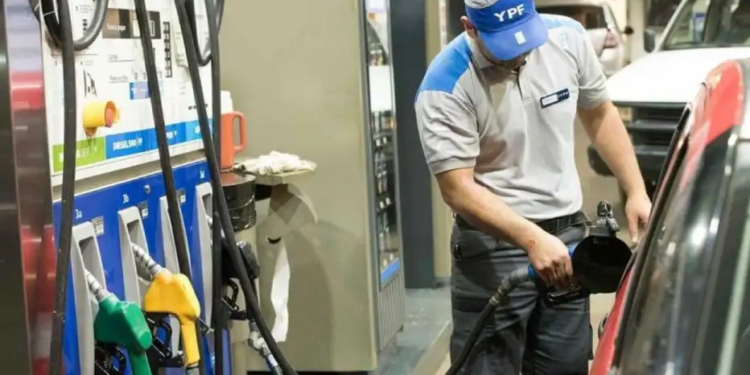 Cuánto debieran valer los combustibles para no estar retrasados respecto a la inflación