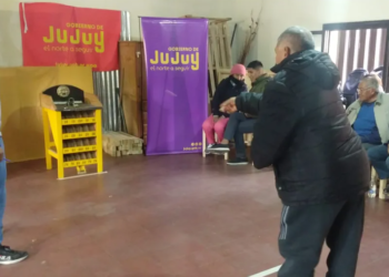 Adultos mayores compitieron en la instancia local de sapo