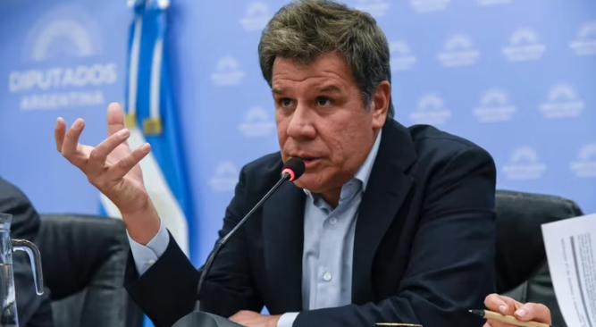 Facundo Manes presentó la lista “Dar el paso” para ser precandidato a presidente por la UCR