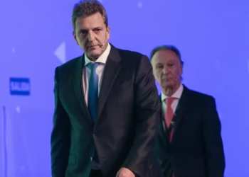 La Cámpora arremete contra el albertismo y Massa quiere encauzar la campaña en medio del ruido político