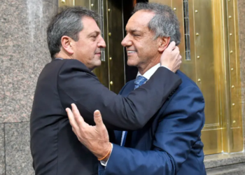 Massa y Scioli se mostraron juntos en el Ministerio de Economía tras la tensión por el cierre de listas