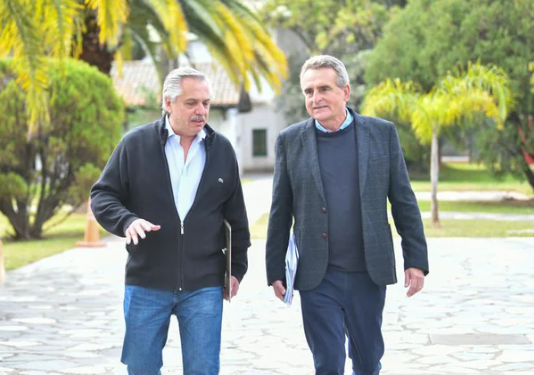 En clave electoral: Alberto Fernández viaja con Agustín Rossi a Santa Fe para inaugurar viviendas