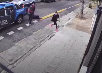 La Policía baleó a un hombre que intentó matar con un arma a su ex pareja