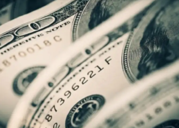 El dólar blue superó los $500 y marcó un nuevo récord