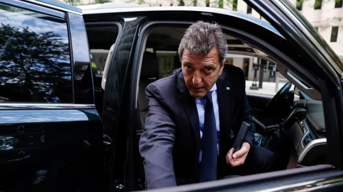 Duro informe del FMI: pidió unificar el tipo de cambio y hacer un ajuste fiscal y monetario para fortalecer las reservas