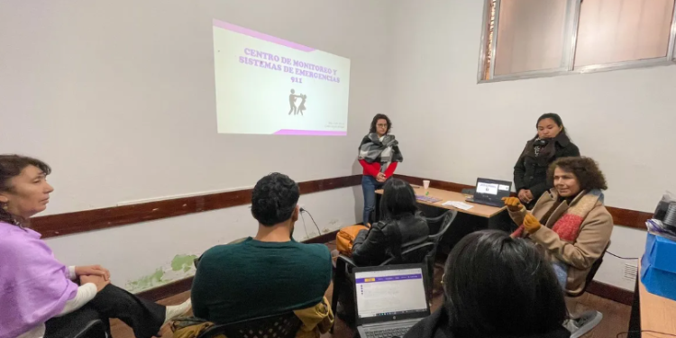 Formación para operadores del call center de la línea 0800