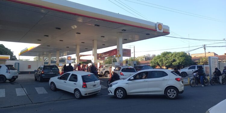 El combustible sufrió un aumento del 12% y supera los 300 pesos el litro