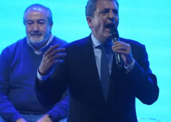 Massa volvió a apuntar a quienes especulan con la incertidumbre y el dólar: “Oh casualidad, lo movieron $40 en cinco días”