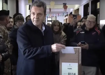 Sergio Massa pidió que la gente vote y afirmó que habrá demoras en la difusión de los resultados: «A las 22 va haber tendencias»