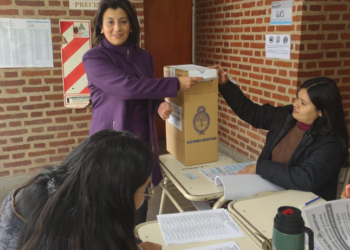 «Una jornada muy emotiva a 40 años de la democracia», reflexionó Claudia Machaca