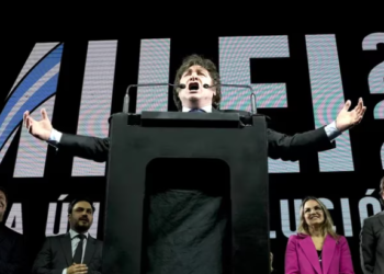 Sorprendente elección de Javier Milei: lidera las PASO con el 31% de los votos; lo siguen Juntos por el Cambio y Unión por la Patria