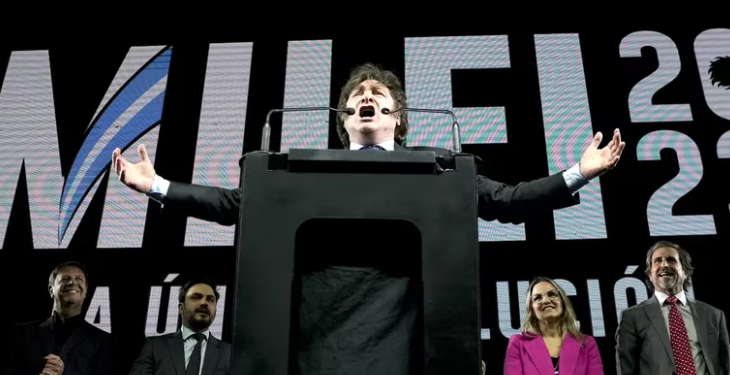 Sorprendente elección de Javier Milei: lidera las PASO con el 31% de los votos; lo siguen Juntos por el Cambio y Unión por la Patria