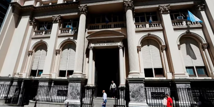 El FMI prometió desembolsos para la Argentina por USD 10.750 millones en los próximos dos meses