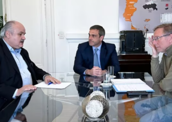 El secretario de Agricultura aclaró que no cerrarán las exportaciones de carne mientras negocian un tope a los aumentos de precios