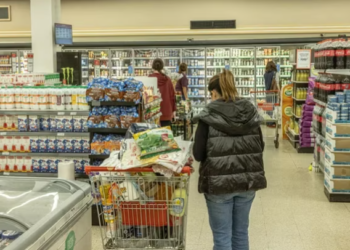 La canasta básica aumentó 7,1% y una familia necesitó en julio ingresos de $248.900 para no ser pobre