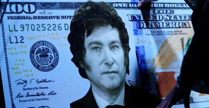 Críticas de los bancos internacionales y de un ex funcionario del Tesoro de EEUU a la dolarización que propone Milei