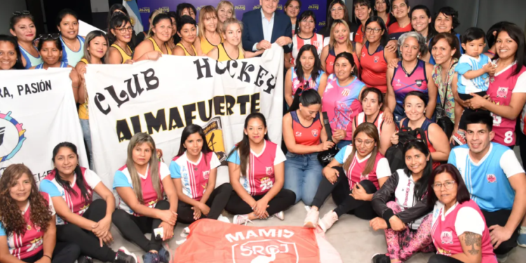 Fuerte impulso al hockey femenino
