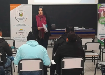 Policías se forman en Mediación