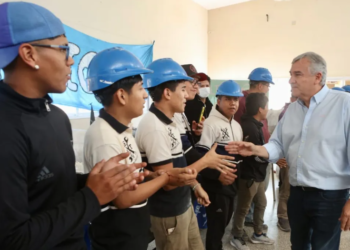 Carroceros: Morales visitó a los estudiantes de la Técnica de Monterrico