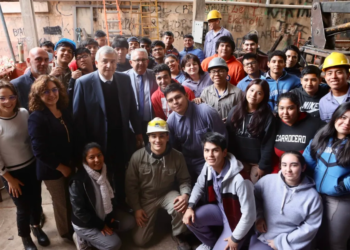 FNE 2023: El Gobernador visitó la EET 1 de San Pedro y entregó subsidios