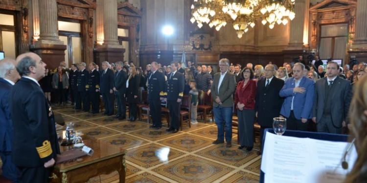 Haquim rindió homenaje a la tripulación del ARA San Juan