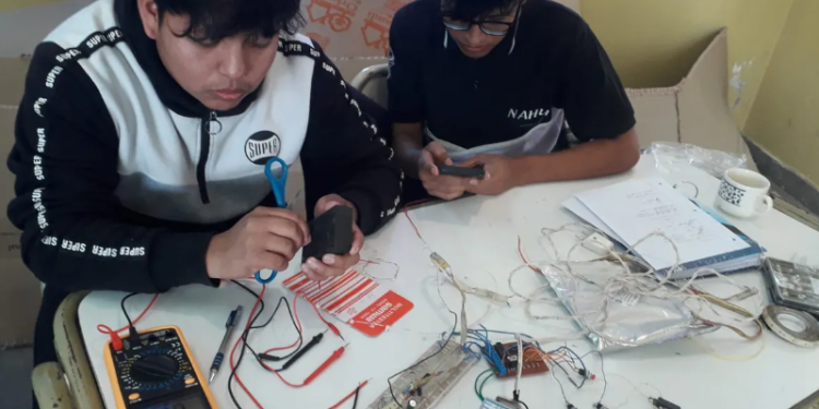 FNE: Dirección de Juventud capacitó en prevención eléctrica