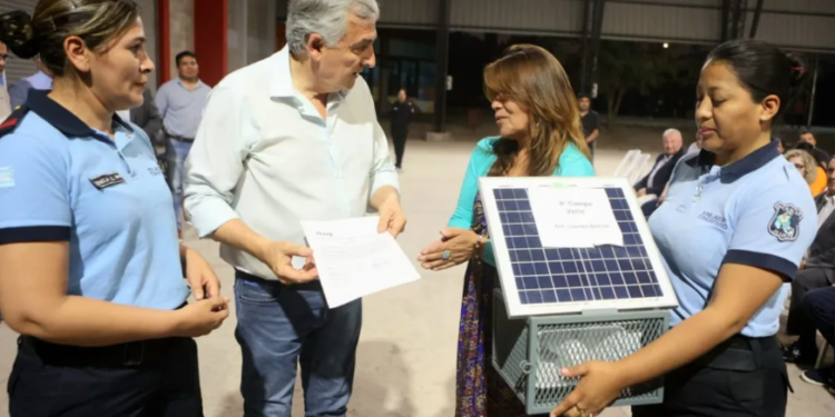 Alarmas Comunitarias: Más de 2.000 familias beneficiadas con seguridad en capital e interior