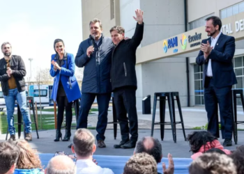 Sergio Massa: “Ni recorte ni motosierra, Argentina es un paciente enfermo y lo vamos a sacar del hospital caminando”